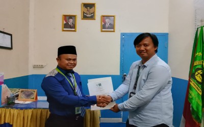 Penandatanganan MoU antara MA Al Furqon dengan STEI Al Furqon Prabumulih
